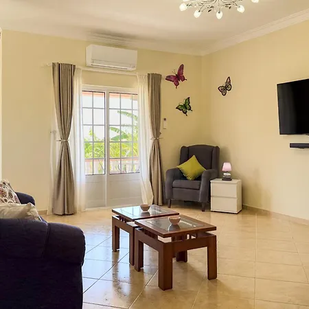#373 Charming 3br With Spacious Garden & Bbq Semesterbostad Albufeira