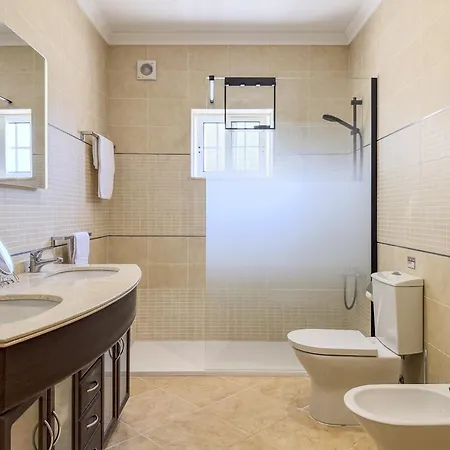 #373 Charming 3br With Spacious Garden & Bbq Dom wakacyjny *