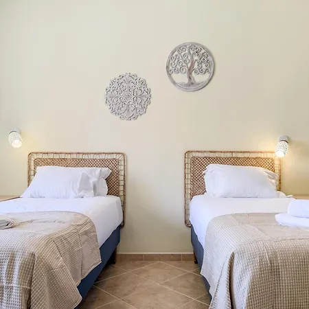 Dom wakacyjny #373 Charming 3br With Spacious Garden & Bbq Albufeira