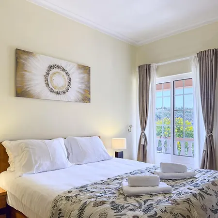 #373 Charming 3br With Spacious Garden & Bbq *