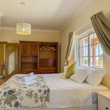 #373 Charming 3br With Spacious Garden & Bbq Dom wakacyjny *