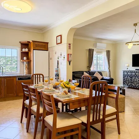 #373 Charming 3br With Spacious Garden & Bbq Dom wakacyjny Albufeira