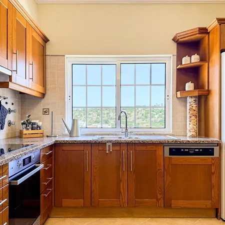 #373 Charming 3br With Spacious Garden & Bbq Dom wakacyjny *