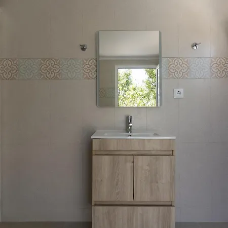 Semesterbostad #373 Charming 3br With Spacious Garden & Bbq *