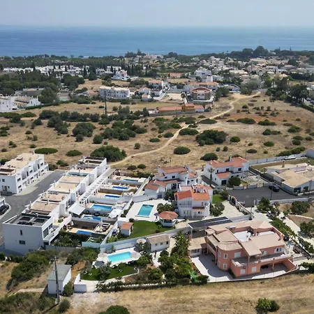 #373 Charming 3br With Spacious Garden & Bbq Dom wakacyjny Albufeira